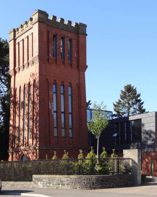 Luxury Water Tower I Roof Bar I Cinema Villa Cardiff Ngoại thất bức ảnh
