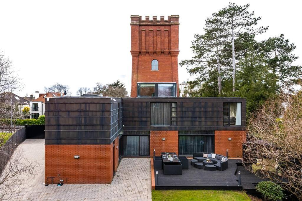 Luxury Water Tower I Roof Bar I Cinema Villa Cardiff Ngoại thất bức ảnh